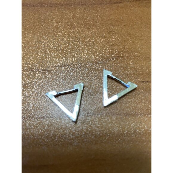 Mens Triangle Huggie Earrings Silver Tone Copper Geometric Lightweight Jewelry - Picture 2 of 4